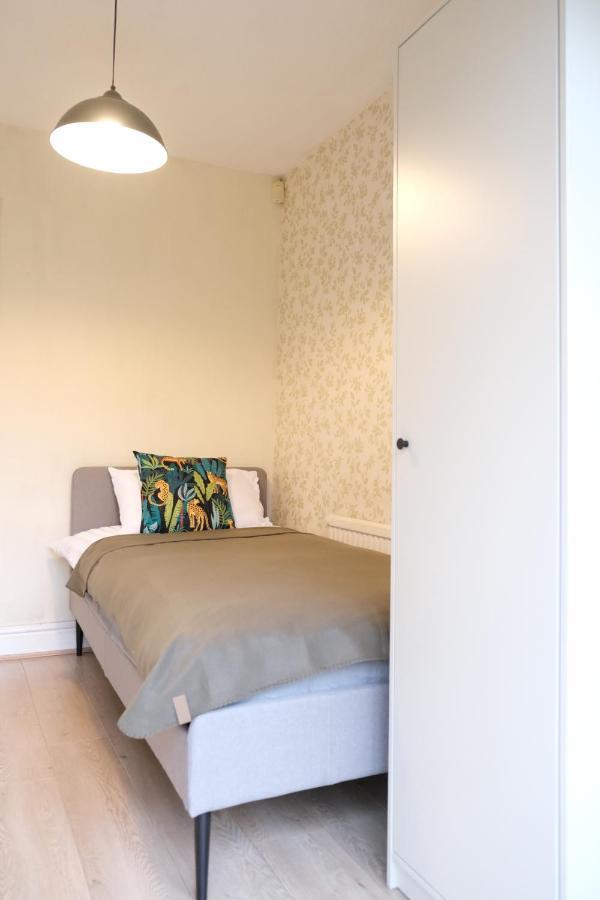 Bee Stays - Maliston House Great Sankey Εξωτερικό φωτογραφία